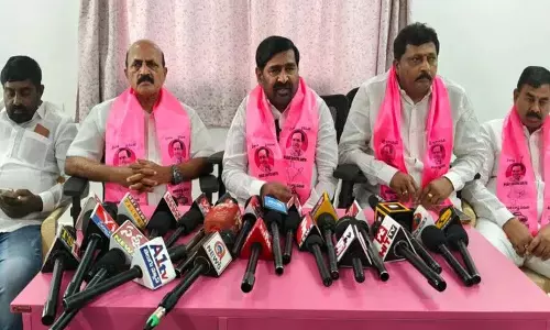 गुंतकांडला जगदीश रेड्डी ने KCR पर हमला करने के लिए कांग्रेस और भाजपा की आलोचना की गुंतकांडला जगदीश रेड्डी ने KCR पर हमला करने के लिए कांग्रेस और भाजपा की आलोचना की