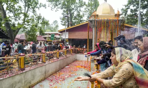 Jammu: माघ पूर्णिमा के अवसर पर जम्मू में धार्मिक आयोजन Jammu: माघ पूर्णिमा के अवसर पर जम्मू में धार्मिक आयोजन