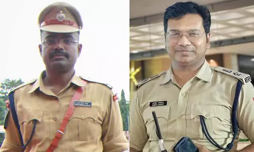 Police फेरबदल में मुर्शिदाबाद एसपी का ट्रांसफर, बिधाननगर डीसी को हटाया गया Police फेरबदल में मुर्शिदाबाद एसपी का ट्रांसफर, बिधाननगर डीसी को हटाया गया