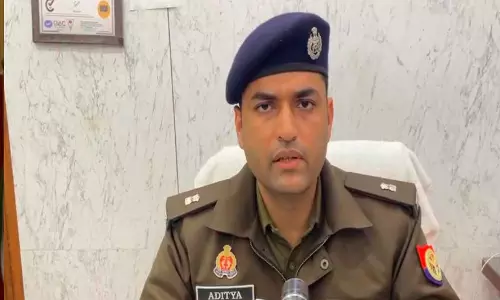 Agra: तेज रफ्तार कंटेनर ट्रक की ऑटो-रिक्शा से टक्कर, 6 लोगों की मौत