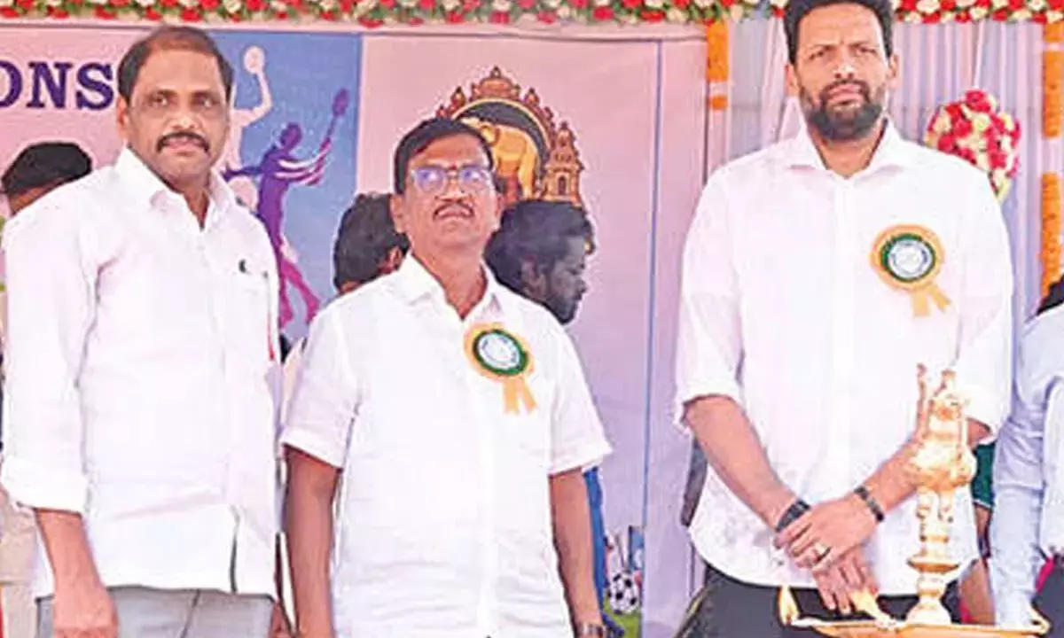 Andhra: श्री लक्ष्मी स्कूल में स्पोर्ट्स फेस्ट का आयोजन किया गया Andhra: श्री लक्ष्मी स्कूल में स्पोर्ट्स फेस्ट का आयोजन किया गया