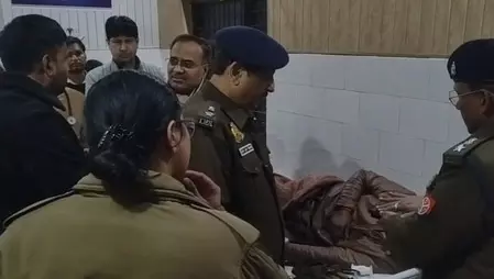 हाईवे पर श्रद्धालुओं से भरी डबल डेकर बस पलटी, 10 घायल हाईवे पर श्रद्धालुओं से भरी डबल डेकर बस पलटी, 10 घायल