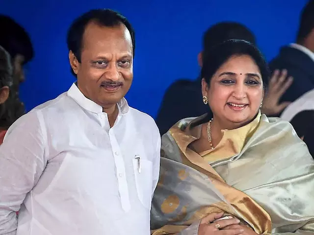 अजित पवार की जगह सुनेत्रा पवार बन सकती हैं महाराष्ट्र की उपमुख्यमंत्री, एनसीपी ने बुलाई बैठक अजित पवार की जगह सुनेत्रा पवार बन सकती हैं महाराष्ट्र की उपमुख्यमंत्री, एनसीपी ने बुलाई बैठक