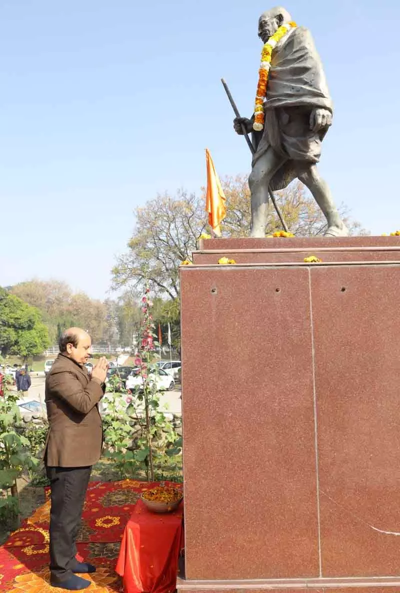 Kurukshetra महात्मा गांधी को श्रद्धांजलि दी गई Kurukshetra महात्मा गांधी को श्रद्धांजलि दी गई