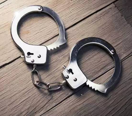 पंजाब विजिलेंस ब्यूरो ने 32,000 रुपये की रिश्वत लेने के आरोप में SMO और असिस्टेंट को गिरफ्तार किया पंजाब विजिलेंस ब्यूरो ने 32,000 रुपये की रिश्वत लेने के आरोप में SMO और असिस्टेंट को गिरफ्तार किया