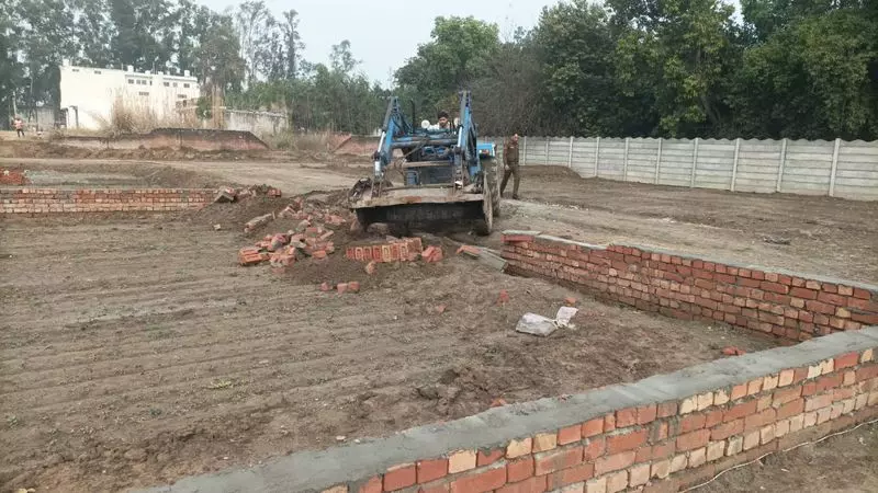 Yamunanagar में अवैध कॉलोनी में तोड़फोड़ अभियान चलाया गया Yamunanagar में अवैध कॉलोनी में तोड़फोड़ अभियान चलाया गया