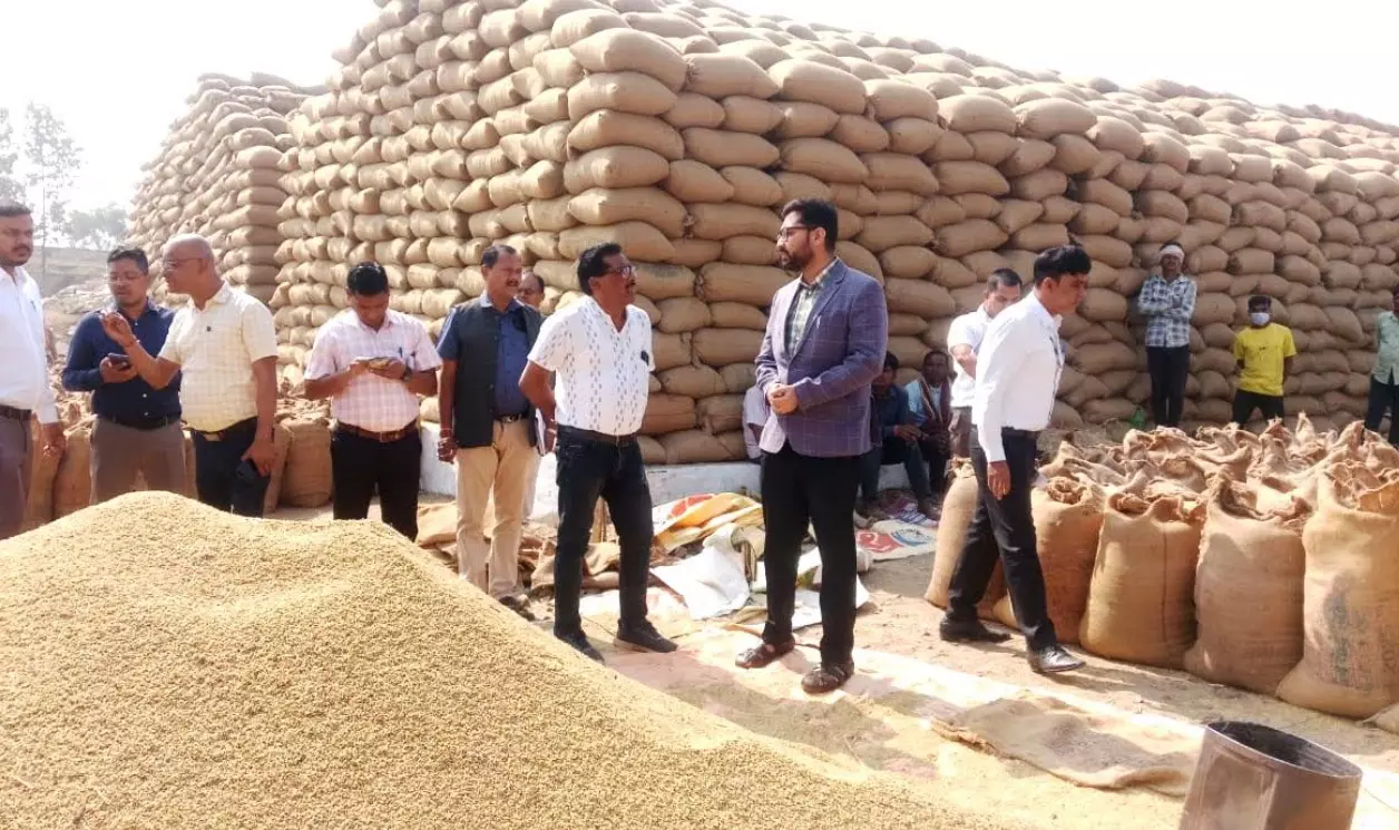 महासमुंद जिले में पूर्ण पारदर्शिता के साथ धान खरीदी सम्पन्न महासमुंद जिले में पूर्ण पारदर्शिता के साथ धान खरीदी सम्पन्न