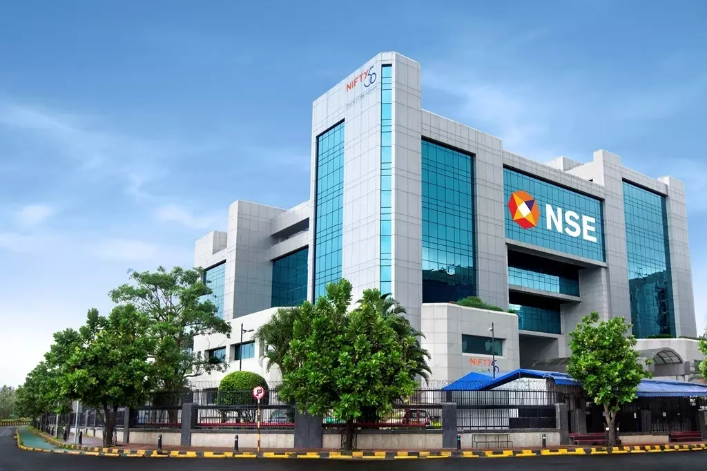 NSE को आखिरकार IPO के लिए SEBI की मंज़ूरी मिल गई है, अब सबकी नज़रें DRHP पर NSE को आखिरकार IPO के लिए SEBI की मंज़ूरी मिल गई है, अब सबकी नज़रें DRHP पर