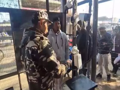 UP: अधिकारी बढ़ा रहे तलाशी, भारत-नेपाल सीमा पर नई टेक्नोलॉजी से ट्रैकिंग UP: अधिकारी बढ़ा रहे तलाशी, भारत-नेपाल सीमा पर नई टेक्नोलॉजी से ट्रैकिंग