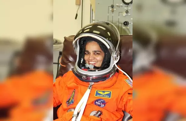 कल्पना चावला: वो भारतीय बेटी जो अंतरिक्ष को छूकर आंखों से ओझल हो गई, आज भी जख्म हरे कर जाती है कोलंबिया हादसे की याद कल्पना चावला: वो भारतीय बेटी जो अंतरिक्ष को छूकर आंखों से ओझल हो गई, आज भी जख्म हरे कर जाती है कोलंबिया हादसे की याद