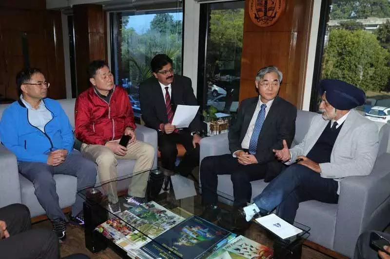 PAU में, दक्षिण कोरियाई प्रतिनिधिमंडल ने सटीक खेती, फार्म ऑटोमेशन पर चर्चा की PAU में, दक्षिण कोरियाई प्रतिनिधिमंडल ने सटीक खेती, फार्म ऑटोमेशन पर चर्चा की
