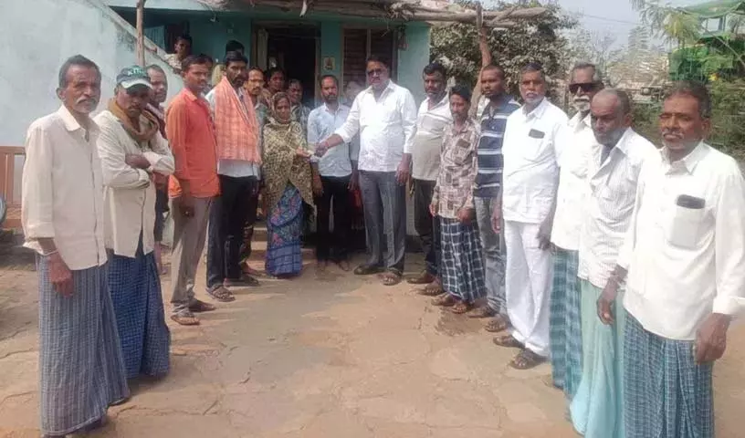 Geeta worker के परिवार को वित्तीय सहायता Geeta worker के परिवार को वित्तीय सहायता