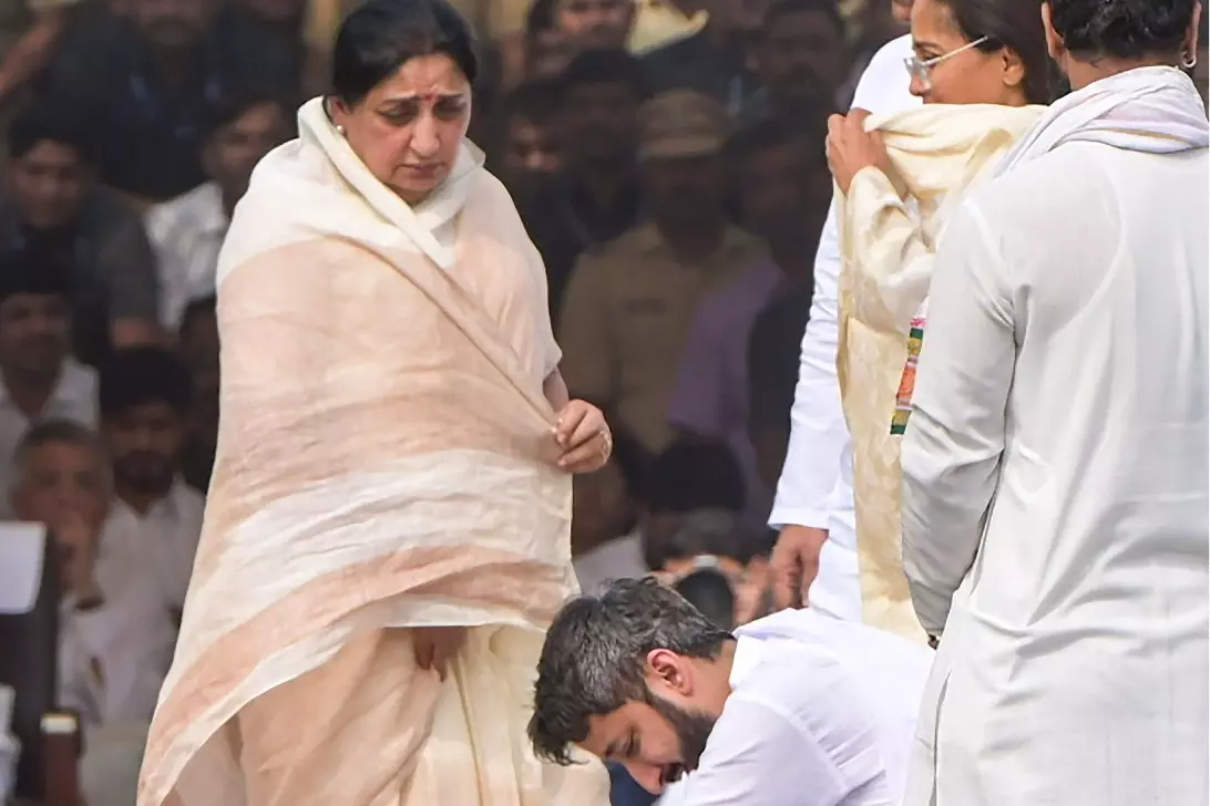 Sunetra Pawar बनीं NCP विधानमंडल दल की सर्वसम्मति से नेता Sunetra Pawar बनीं NCP विधानमंडल दल की सर्वसम्मति से नेता