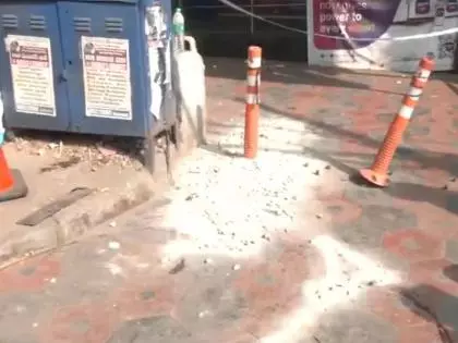 हैदराबाद: ATM लूट में एक शख्स घायल, ₹6 लाख की चोरी हैदराबाद: ATM लूट में एक शख्स घायल, ₹6 लाख की चोरी