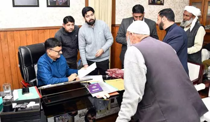 Rana ने सार्वजनिक प्रतिनिधिमंडलों से मुलाकात की, शिकायतों के समयबद्ध समाधान के निर्देश दिए Rana ने सार्वजनिक प्रतिनिधिमंडलों से मुलाकात की, शिकायतों के समयबद्ध समाधान के निर्देश दिए