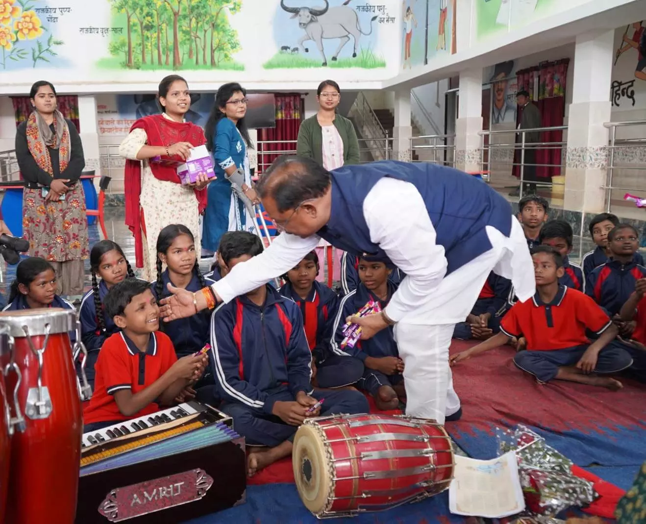 CM साय ने की नारायणपुर के परीयना दिव्यांग आवासीय विद्यालय को बस देने की घोषणा CM साय ने की नारायणपुर के परीयना दिव्यांग आवासीय विद्यालय को बस देने की घोषणा
