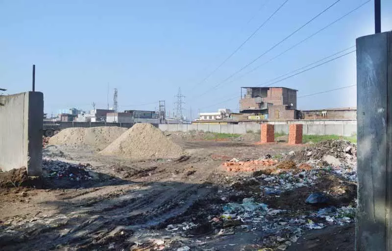 Ludhiana में गरीब बच्चों के लिए स्कूल बनाने वाली जगह आखिरकार गोबर से साफ हो गई Ludhiana में गरीब बच्चों के लिए स्कूल बनाने वाली जगह आखिरकार गोबर से साफ हो गई