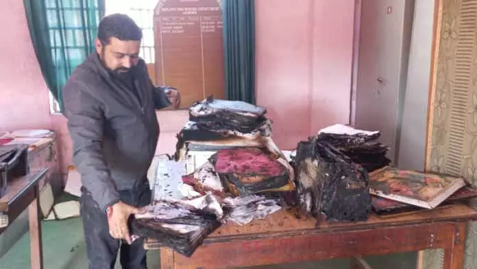 DMO जम्मू ऑफिस में आग लगी DMO जम्मू ऑफिस में आग लगी