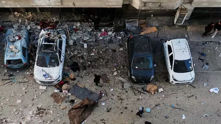 Gaza में इजरायली हमलों में बच्चों समेत 29 लोग मारे गए, जबकि संघर्ष विराम लागू था Gaza में इजरायली हमलों में बच्चों समेत 29 लोग मारे गए, जबकि संघर्ष विराम लागू था