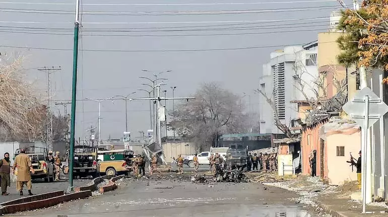 Balochistan हमलों में 15 सुरक्षाकर्मी, 37 आतंकवादी मारे गए Balochistan हमलों में 15 सुरक्षाकर्मी, 37 आतंकवादी मारे गए