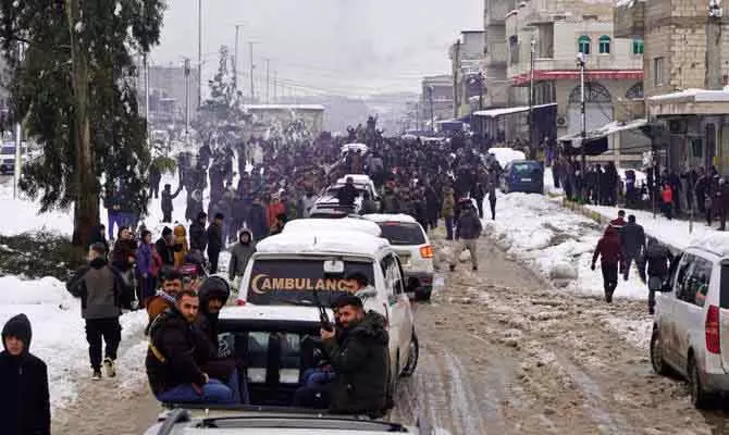 Turkey ने कोबानी के लिए जा रहे सहायता काफिले को रोका Turkey ने कोबानी के लिए जा रहे सहायता काफिले को रोका