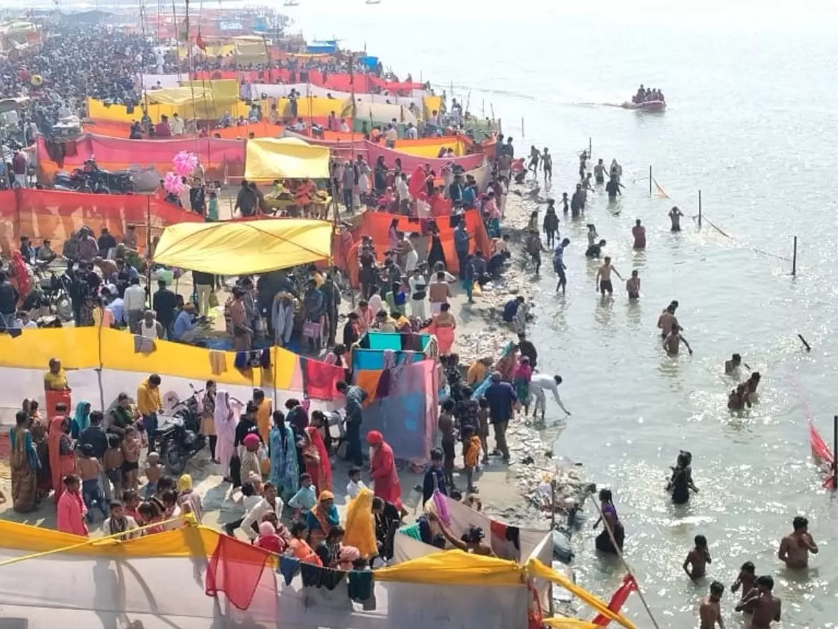 Farrukhabad: माघ पूर्णिमा स्नान के लिए ढाई घाट मेले की तैयारियों का निरीक्षण Farrukhabad: माघ पूर्णिमा स्नान के लिए ढाई घाट मेले की तैयारियों का निरीक्षण