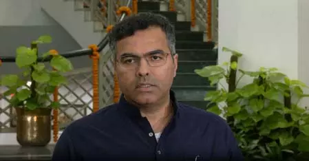 दिल्ली में पैदल यात्रियों की सुरक्षा के लिए सरकार ने उठाया कदम, फुट ओवर ब्रिजों को मंजूरी दिल्ली में पैदल यात्रियों की सुरक्षा के लिए सरकार ने उठाया कदम, फुट ओवर ब्रिजों को मंजूरी
