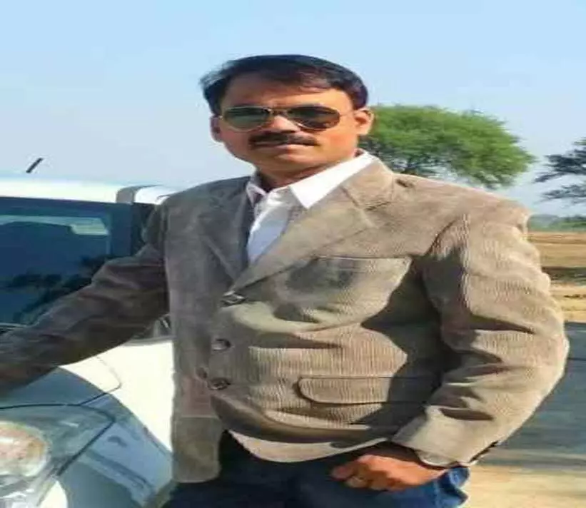 प्रधान आरक्षक की प्रताड़ना से युवक ने की आत्महत्या, FIR दर्ज प्रधान आरक्षक की प्रताड़ना से युवक ने की आत्महत्या, FIR दर्ज