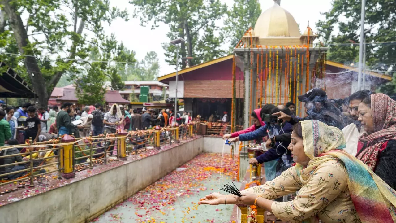 Jammu: माघ पूर्णिमा के अवसर पर जम्मू में धार्मिक आयोजन Jammu: माघ पूर्णिमा के अवसर पर जम्मू में धार्मिक आयोजन