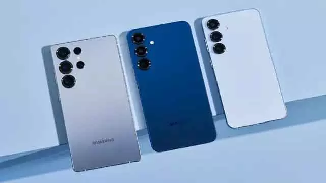 Samsung Galaxy S26 में सैटेलाइट कनेक्टिविटी फीचर्स के संकेत मिले Samsung Galaxy S26 में सैटेलाइट कनेक्टिविटी फीचर्स के संकेत मिले