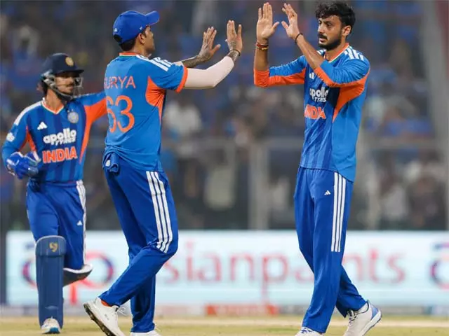 IND vs NZ T20: न्यूजीलैंड के 5 विकेट गिरे, भारत का दबदबा IND vs NZ T20: न्यूजीलैंड के 5 विकेट गिरे, भारत का दबदबा