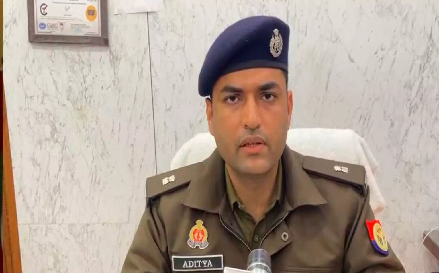 Agra: तेज रफ्तार कंटेनर ट्रक की ऑटो-रिक्शा से टक्कर, 6 लोगों की मौत Agra: तेज रफ्तार कंटेनर ट्रक की ऑटो-रिक्शा से टक्कर, 6 लोगों की मौत
