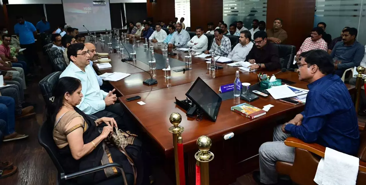 HYDRAA ने दुकानों को फायर सेफ्टी नियमों को पूरा करने के लिए एक महीने का समय दिया है