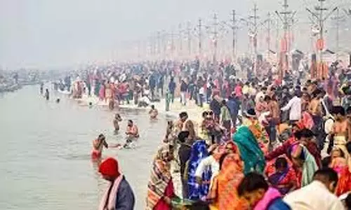 Prayagraj: माघी पूर्णिमा पर संगम पर उमड़ा श्रद्धालुओं का सैलाब Prayagraj: माघी पूर्णिमा पर संगम पर उमड़ा श्रद्धालुओं का सैलाब