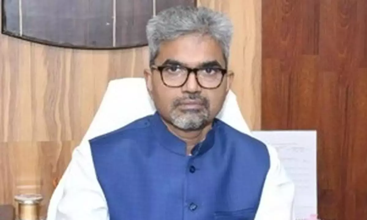 SCR जीएम ने सुरक्षा, सुविधाओं की समीक्षा की SCR जीएम ने सुरक्षा, सुविधाओं की समीक्षा की