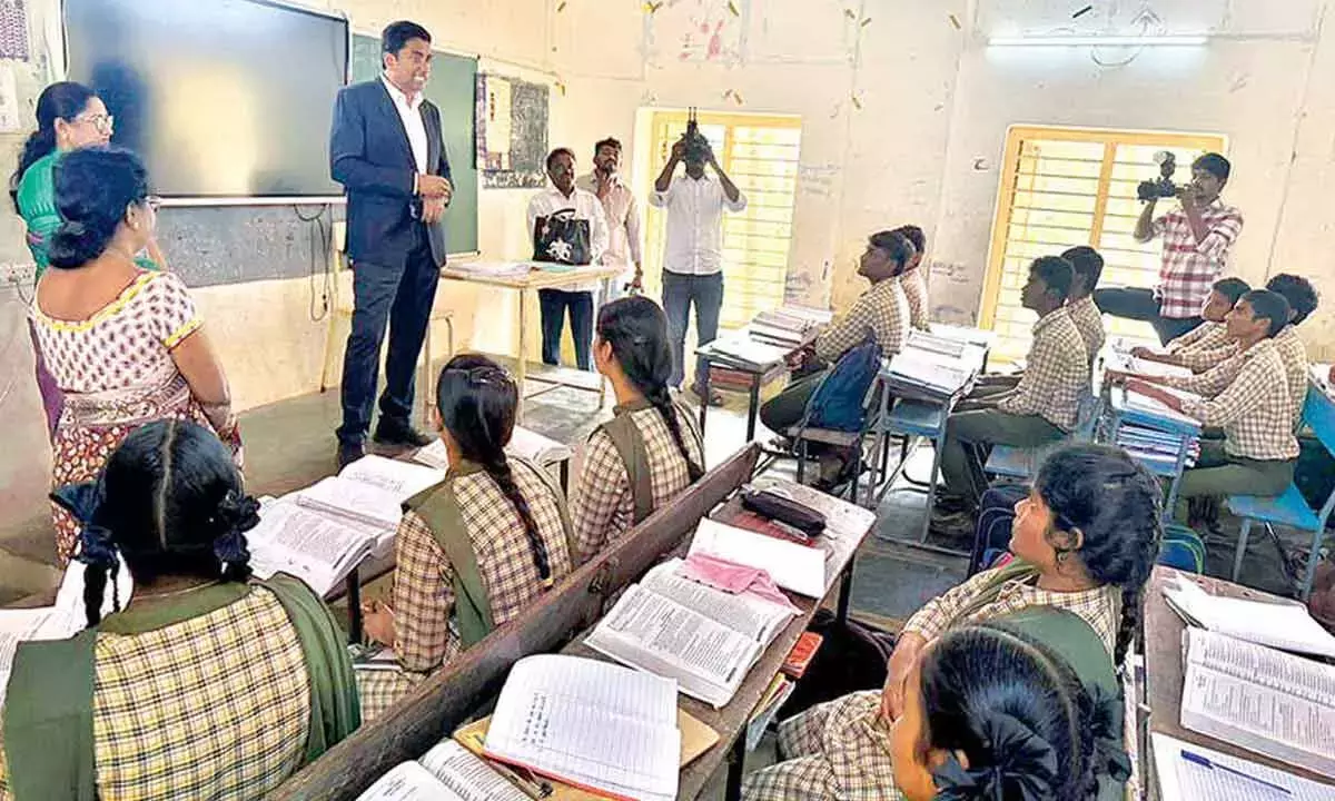 परीक्षाएं महत्वपूर्ण हैं, इसलिए आत्मसंतुष्टि से बचें: Collector