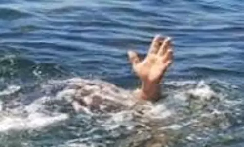 Up News: तालाब में डूबने से तीन वर्षीय मासूम की मौत, मचा कोहराम Up News: तालाब में डूबने से तीन वर्षीय मासूम की मौत, मचा कोहराम