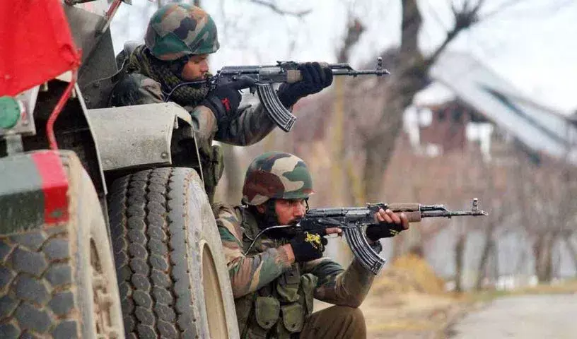 J&K: किश्तवाड़ मुठभेड़ में तीन सैनिक घायल