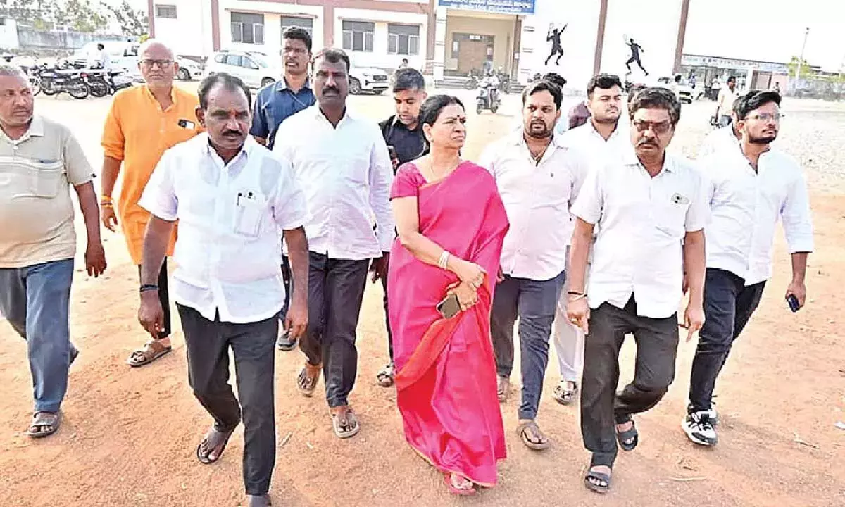 Telangana: नितिन नवीन बुधवार को बीजेपी की बूथ लेवल मीटिंग में शामिल होंगे Telangana: नितिन नवीन बुधवार को बीजेपी की बूथ लेवल मीटिंग में शामिल होंगे