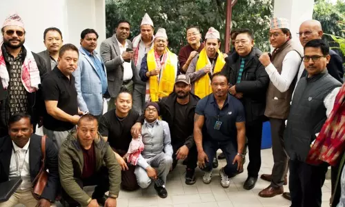 Sikkim : पूर्वोत्तर के नेताओं ने दार्जिलिंग में एडवर्ड्स से मुलाकात की