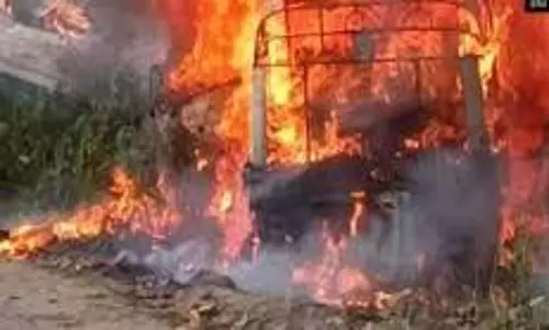 Patna:मलखाना में लगी भीषण आग, दर्जनों जब्त वाहन जलकर राख