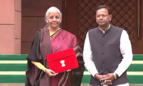बैंगनी कांजीवरम साड़ी पहन कर्तव्य भवन पहुंचीं निर्मला सीतारमण, क्या महिलाओं के लिए खास रहेगा 9वां बजट?