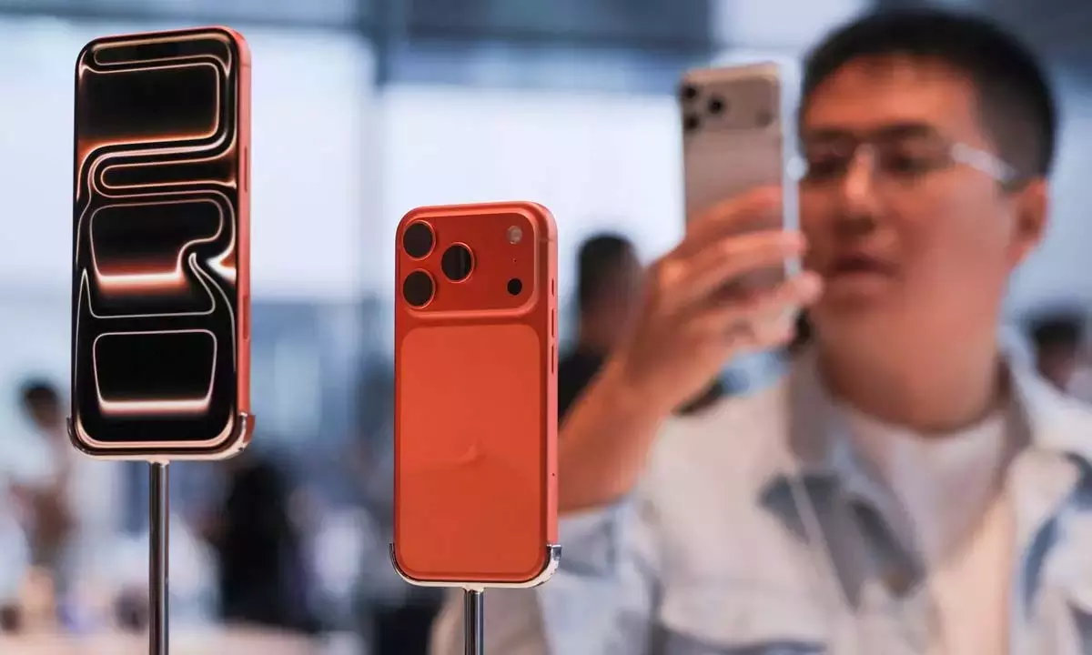 चिप की कमी और फोल्डेबल iPhone प्लान के बीच Apple iPhone 18 को 2027 तक आगे बढ़ा चिप की कमी और फोल्डेबल iPhone प्लान के बीच Apple iPhone 18 को 2027 तक आगे बढ़ा