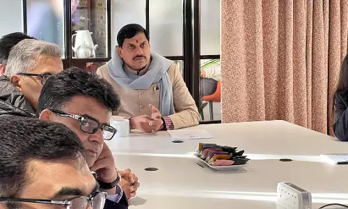 MP : पराली जलाने पर रोक लगाएं, सीएम मोहन यादव ने कलेक्टरों से कहा MP : पराली जलाने पर रोक लगाएं, सीएम मोहन यादव ने कलेक्टरों से कहा