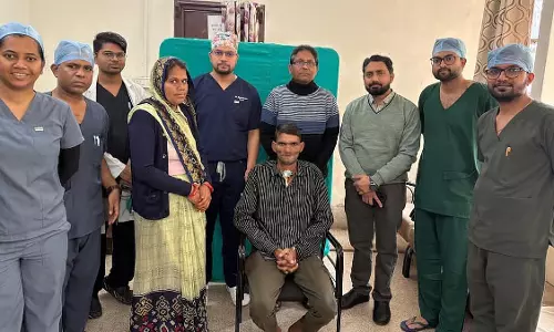 Indore : डॉक्टरों ने आदमी की खाने की नली और सांस की नली को जोड़ा, आवाज़ वापस लौटाई Indore : डॉक्टरों ने आदमी की खाने की नली और सांस की नली को जोड़ा, आवाज़ वापस लौटाई