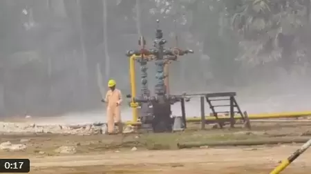 Konaseema : तुरपु पालेम में गैस लीक, अधिकारियों ने तेज़ी से कार्रवाई की Konaseema : तुरपु पालेम में गैस लीक, अधिकारियों ने तेज़ी से कार्रवाई की