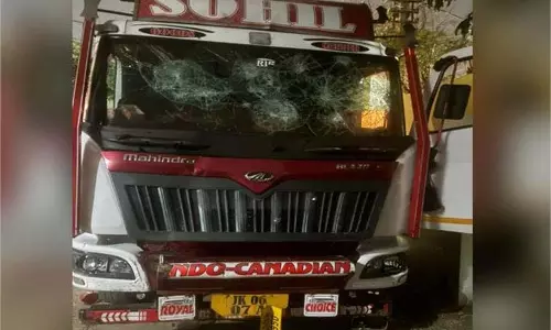 Jammu kashmir: पुलिस कार्रवाई, ट्रक को पकड़कर 36 मवेशियों को बचाया Jammu kashmir: पुलिस कार्रवाई, ट्रक को पकड़कर 36 मवेशियों को बचाया