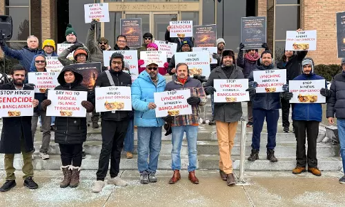 Bangladesh में टारगेटेड हमलों पर विरोध, US में रैलियों और प्रार्थना कार्यक्रम आयोजित Bangladesh में टारगेटेड हमलों पर विरोध, US में रैलियों और प्रार्थना कार्यक्रम आयोजित
