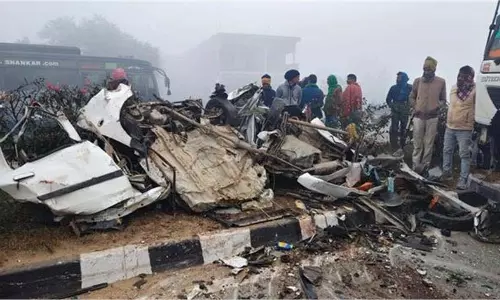 Bihar Accident: माघी स्नान के लिए जा रहे परिवार के साथ हादसा, 4 की दर्दनाक मौत Bihar Accident: माघी स्नान के लिए जा रहे परिवार के साथ हादसा, 4 की दर्दनाक मौत