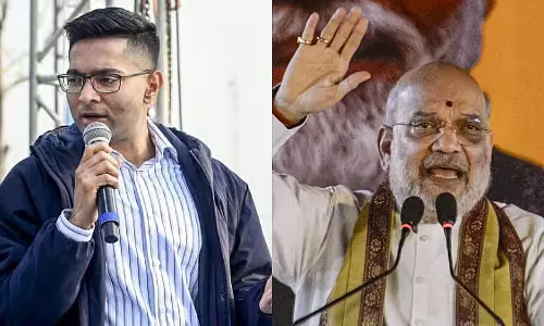 Bengal में आग लगने की घटना को लेकर अमित शाह और अभिषेक बनर्जी के बीच जुबानी जंग छिड़ गई Bengal में आग लगने की घटना को लेकर अमित शाह और अभिषेक बनर्जी के बीच जुबानी जंग छिड़ गई
